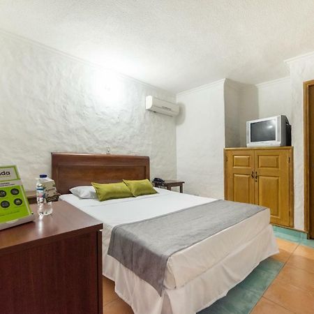 Hotel Ayenda 1223 Porton De La 10 Medellín Zewnętrze zdjęcie