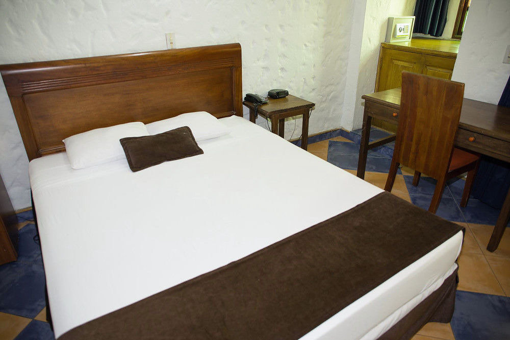 Hotel Ayenda 1223 Porton De La 10 Medellín Zewnętrze zdjęcie