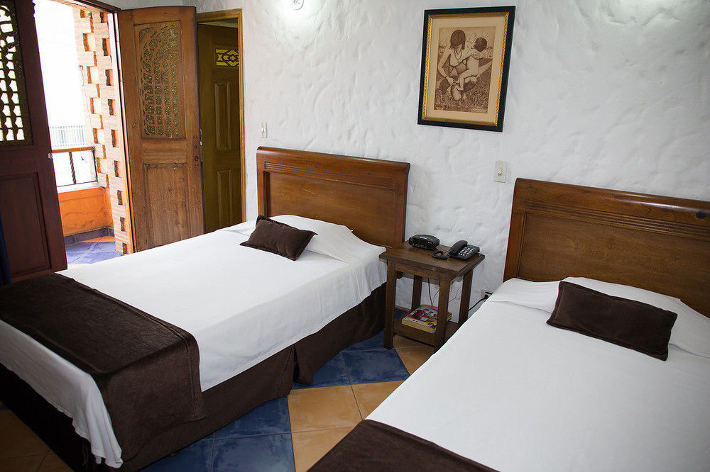 Hotel Ayenda 1223 Porton De La 10 Medellín Zewnętrze zdjęcie