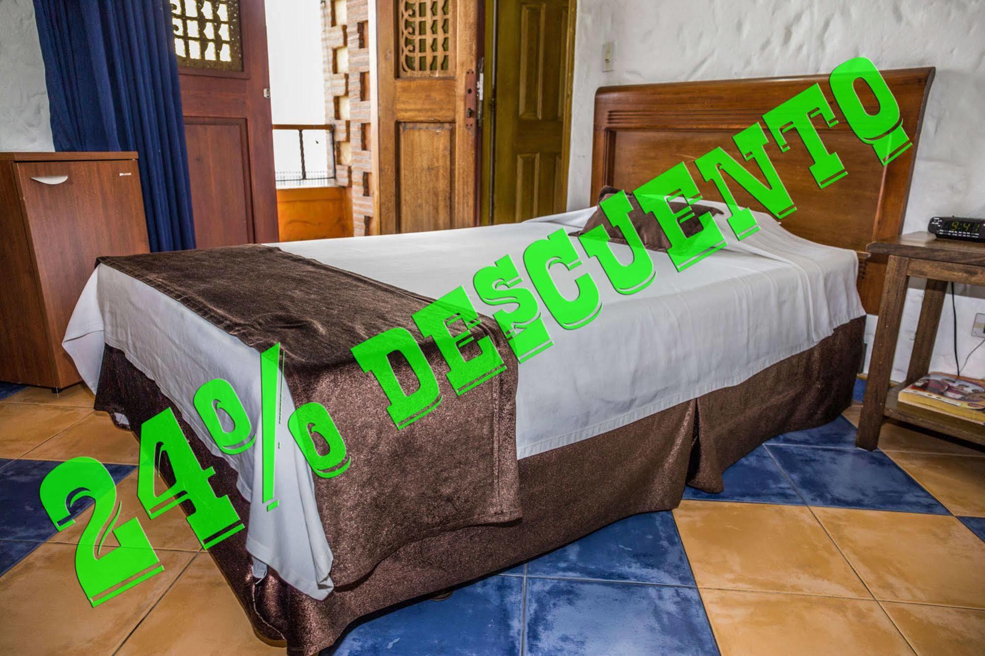 Hotel Ayenda 1223 Porton De La 10 Medellín Zewnętrze zdjęcie