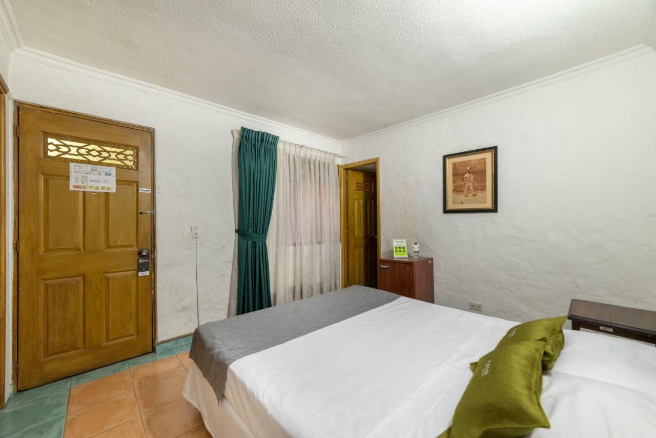 Hotel Ayenda 1223 Porton De La 10 Medellín Zewnętrze zdjęcie