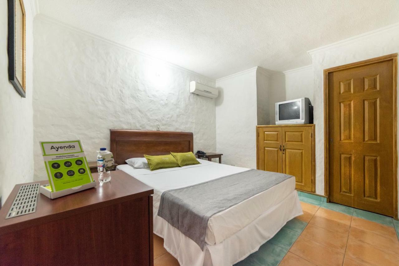 Hotel Ayenda 1223 Porton De La 10 Medellín Zewnętrze zdjęcie