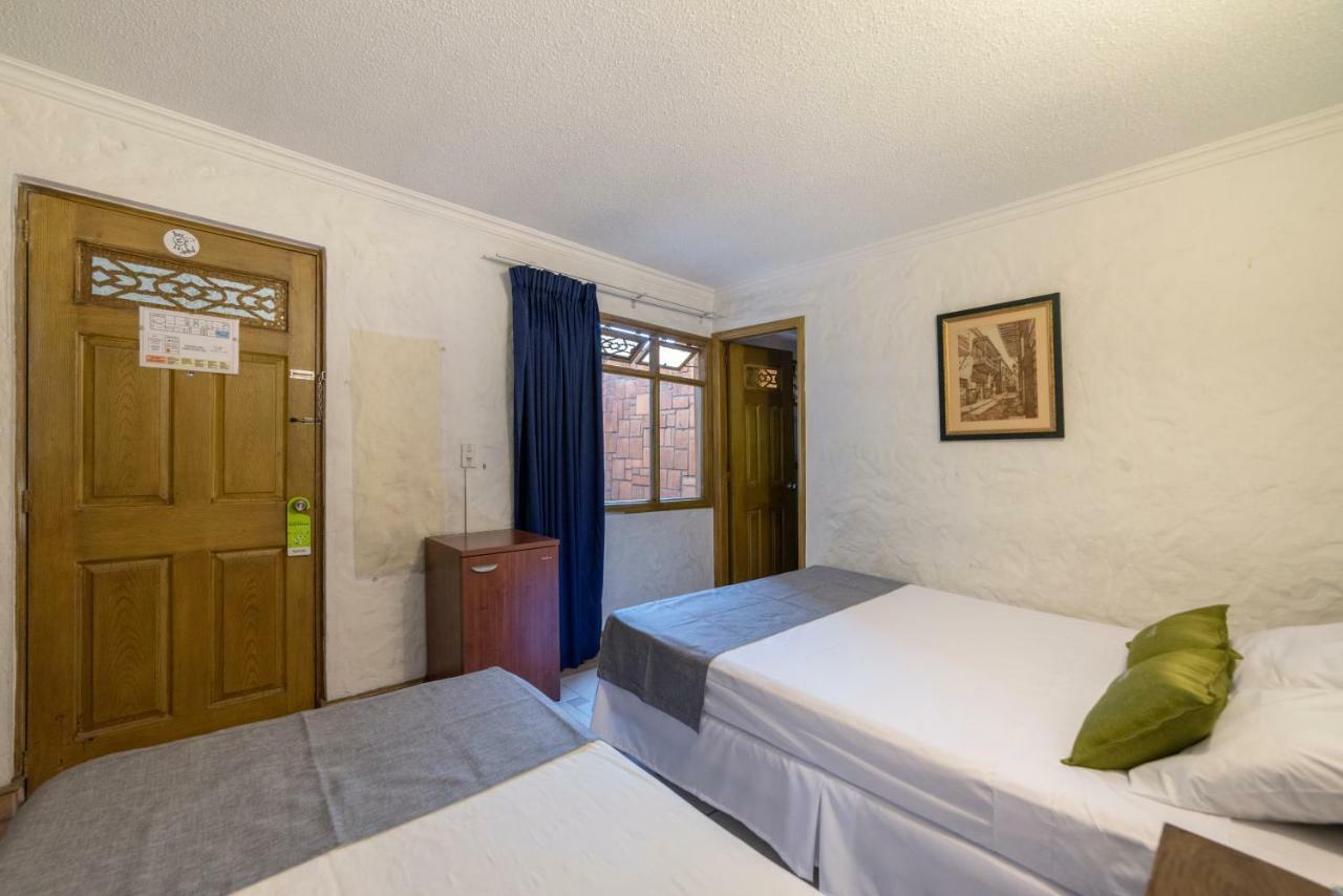 Hotel Ayenda 1223 Porton De La 10 Medellín Zewnętrze zdjęcie